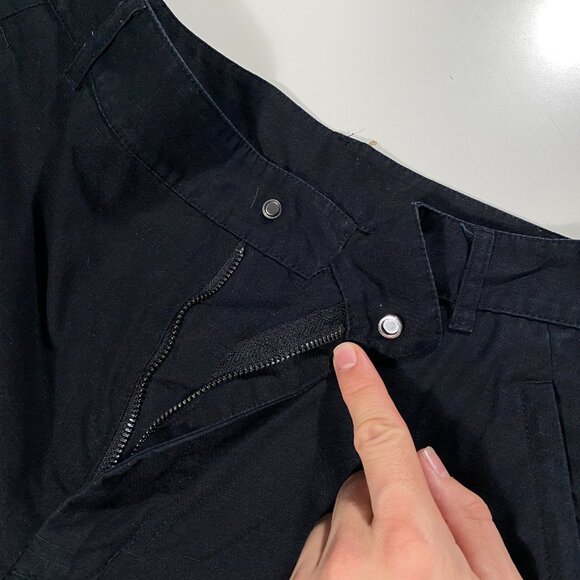 M5159R - ALO Loose Straight Leg Cargo Ripstop Trouser Black men's size 30x29.5 - Picture 4 of 9